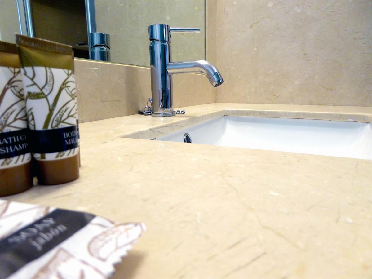Apartamentos Laurel Suites Granada Luaran gambar